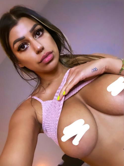 I’m available for hookup incall and outcall Snapchat: sweetgabbbyy
