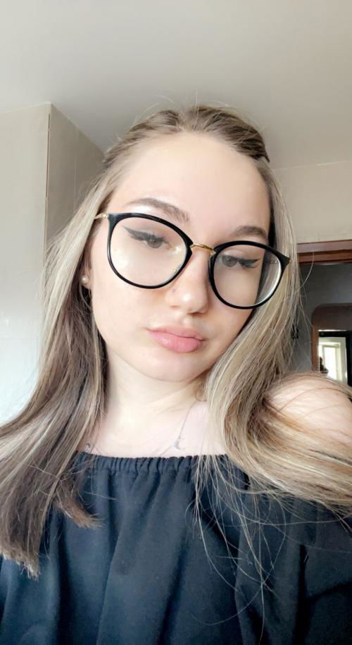 I am so horny cam sex on my Snapchat: daisydess21