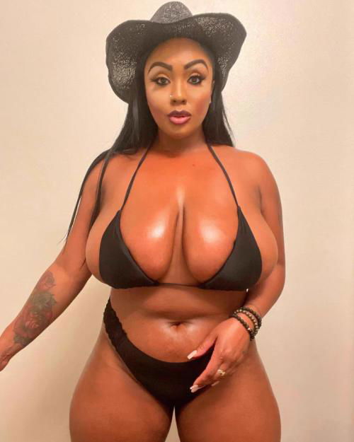 I’m available for fun 🤩 and female escort 💦🍆🥵. Snapchat: meerah3482