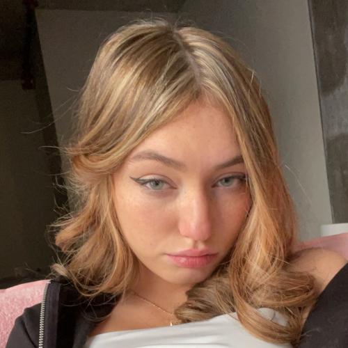 I live in usa,Let's hookup add me on my Snapchat :::maddyl612