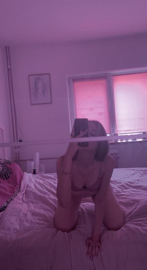 Am available for nudes pic and hookup please hit me up on telegram @michellesmith263 or text me +1 334-316-4122