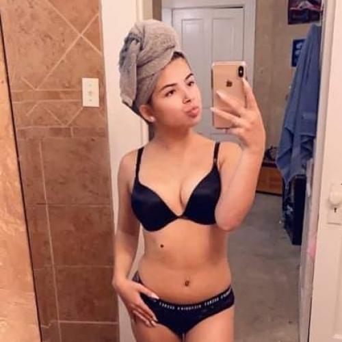 I'm so horny add me snap:- alishaani681