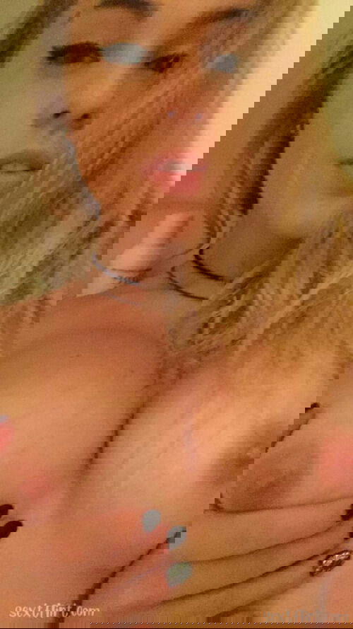 i am hot and horny