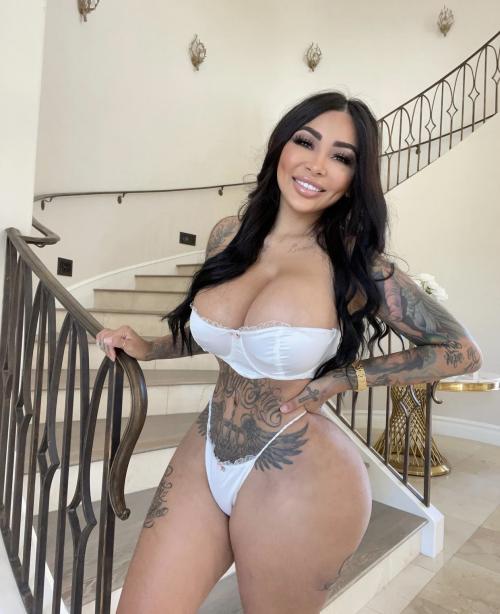 I’m available,horny and ready for you