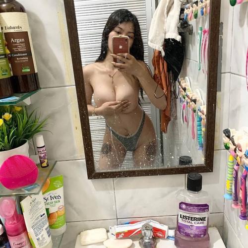 Available for meetups Snapchat @michellemathson