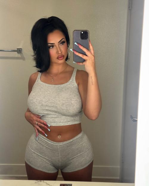 Wanna meet up and fuck ? Hit my dm