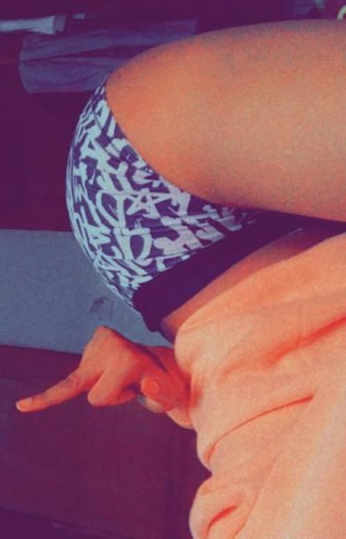 I’m lonely in bed, anyone down for fun?  Snap : sweetscote