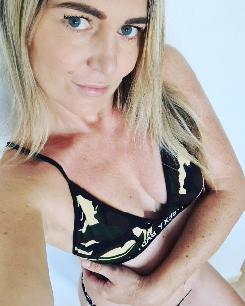 snapbabess's snapchat photo - sex, milf, horny