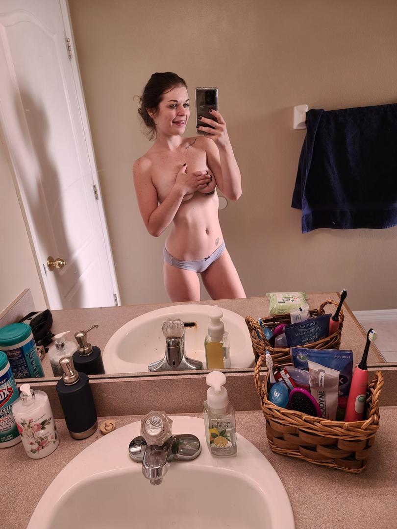 I’m available for any kind of fun hookup or premium