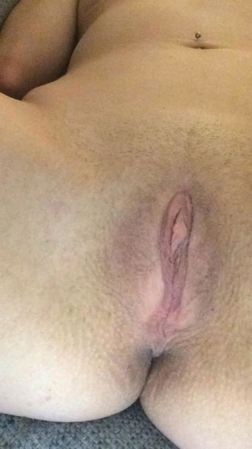 I'm down for Hook up or nudes videos and live cam sexting and sex video call,if you are interested ,hit me up on my Snapchat@nikkyplj