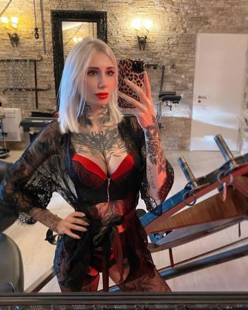 Mistress jasmine seeking for a submissive slave to train and own as my property