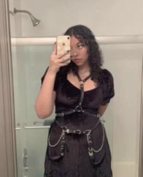 I’m single guys let’s mingle
