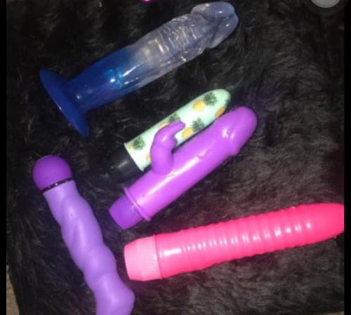 Mistress for slave if you are here Dominant by me as your mistress pm me on snapchat flo2023921