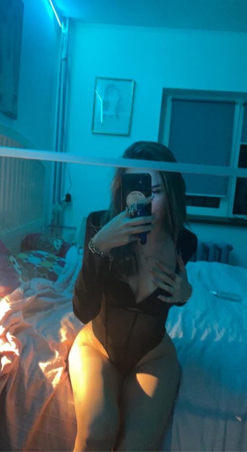 I’m a professional sadistic mistress looking for a real submissive male to own as my collared slave or sissy slut! 💕💄