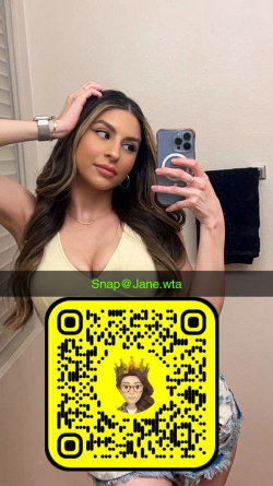 janewta's snapchat photo - slut, dirty, creampie, Curvy, Brunette, Selfie