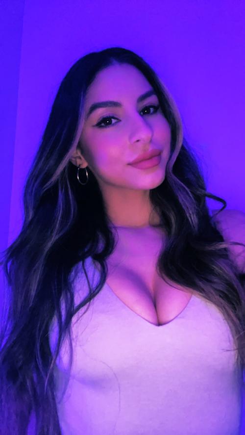 snapchat : clara.fwb  - available for ft,custom and anything