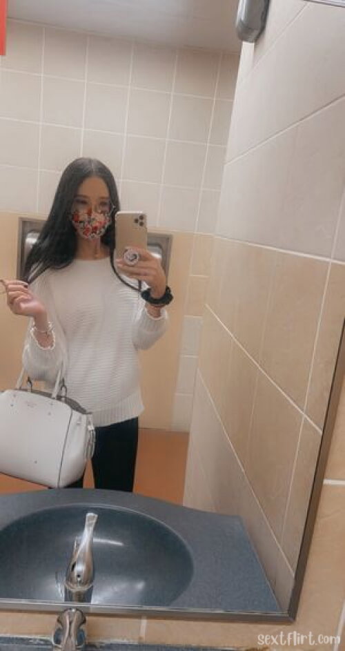 avamia's snapchat photo - slut, milf, leaked