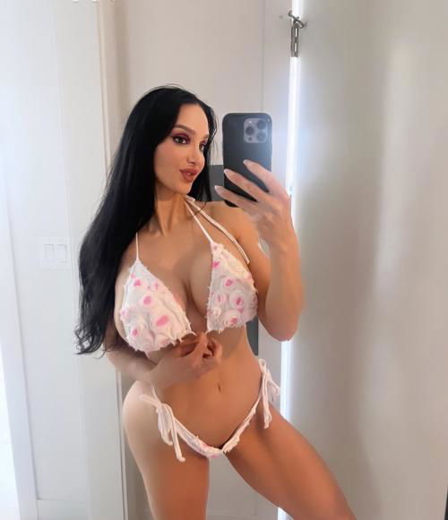 I'm available for hookup nude pictures and videos DM on Snapchat @marrylorryz