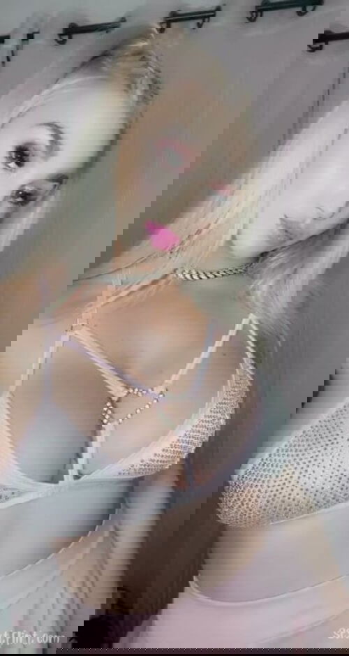 Horny asf hmu on snap maddywhittie 