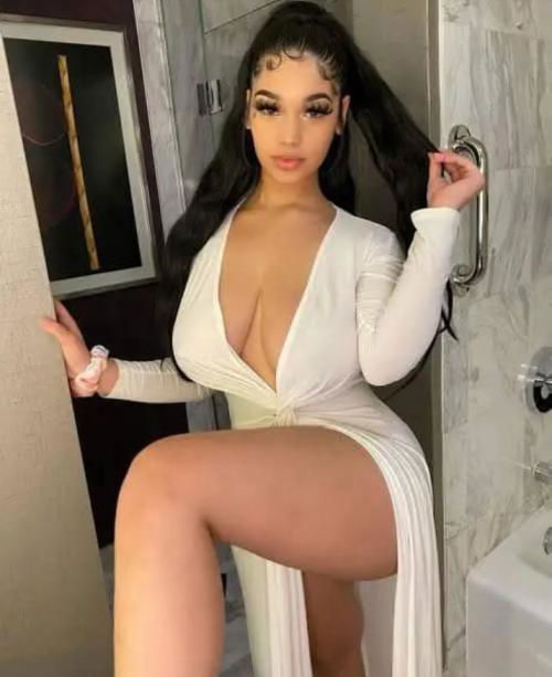 I’m available for sexting, naked pics and videos and so on Hit me up for naughty contents on Snapchat @ alexmorgan23755