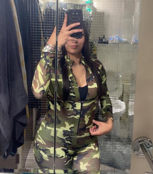 I’m into selling of nudes and also into meetup message me with my snap id beckyliz2025