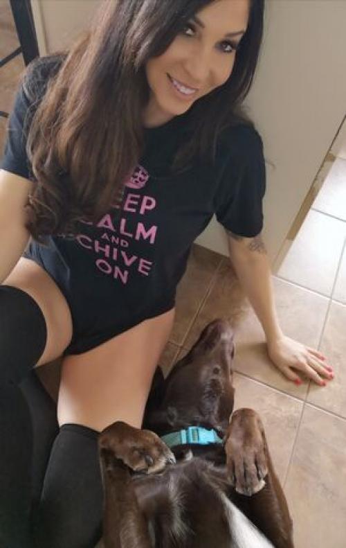 I'm looking for cam sex. Add me on Snapchat leahchloe21