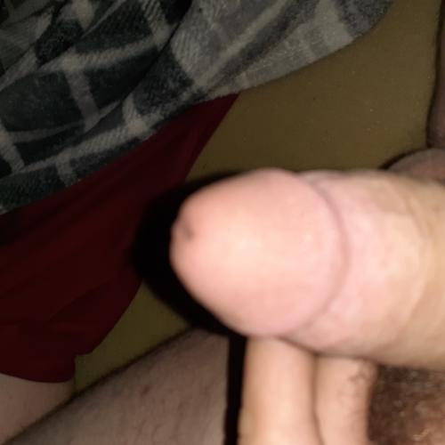 I'm hard af. Add my snap tylerhoppy003