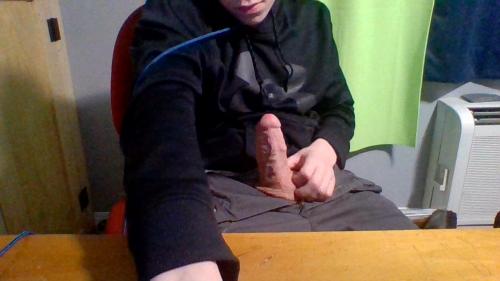 im horny as fuck will trade nude videos and pics for free add on snap