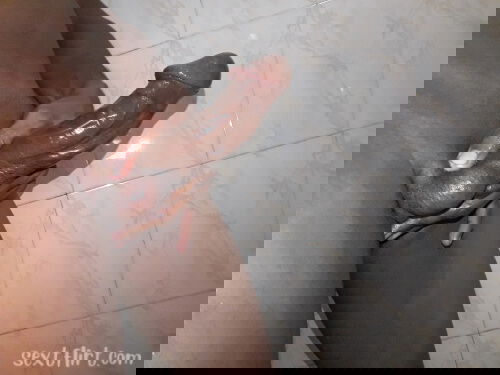 Girls snap me to get wet