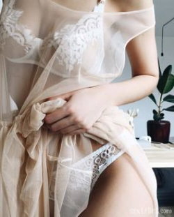 lisa101's snapchat photo - nude, horny, nsfw, Topless, Thong, Curvy, Brunette, Selfie