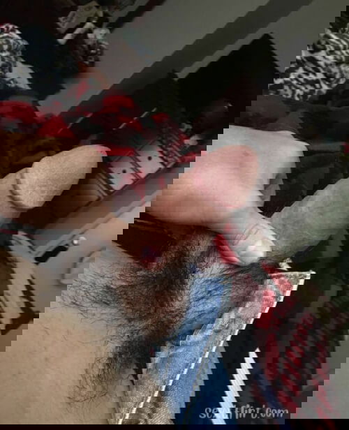 I’m 15 and horny text me women 