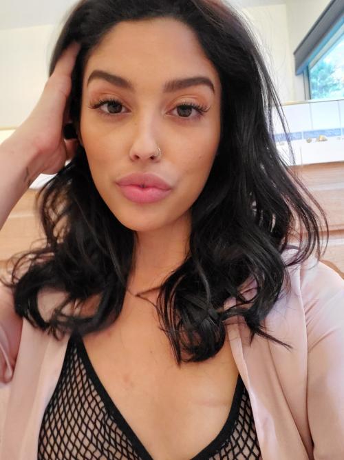 amelia_queen78's snapchat photo - nude, horny, pussy