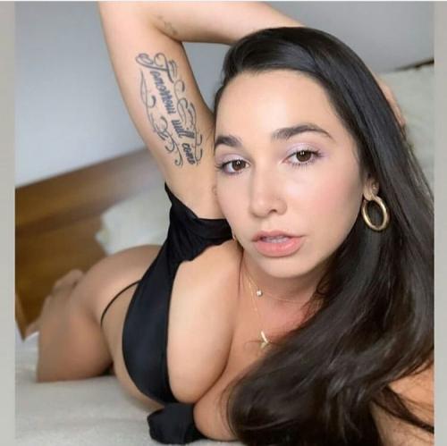 Am available for meetup sex message me on Snapchat @nikkytony13