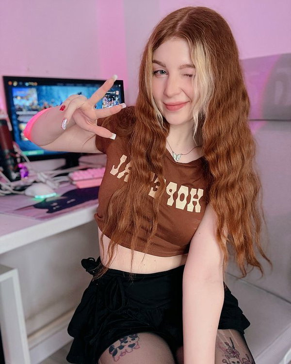 sylviepowz's snapchat photo - Redhead, Selfie, Tattoo