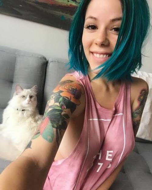 Escort is available for hookup message on snap c_blue2222