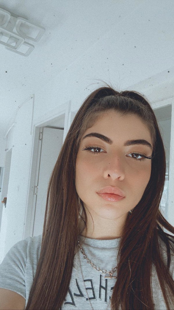 tonni21546's telegram photo - Brunette, Selfie