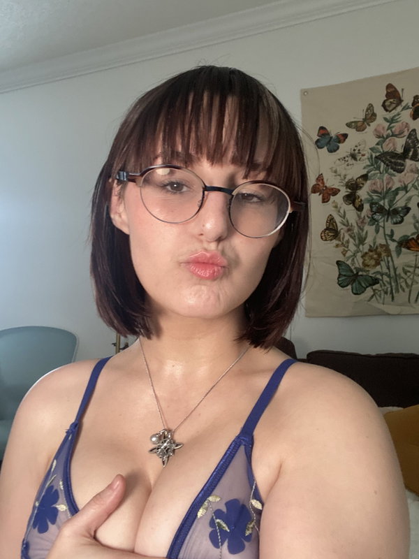 clairewells120's whatsapp photo - boobs, pussy, creampie