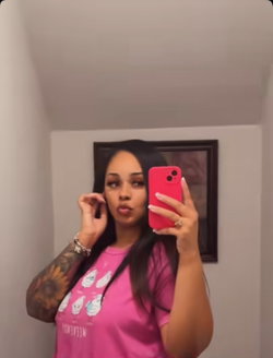 Debra's tiktok gallery - blowjob, sex, anal, Brunette, Selfie, Tattoo (1/3)