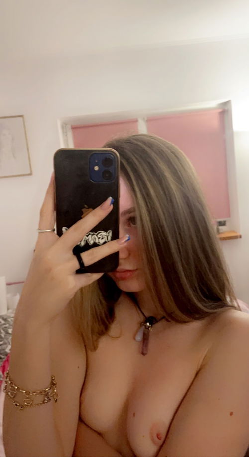 That's my personal snap👻 maddy-girl22